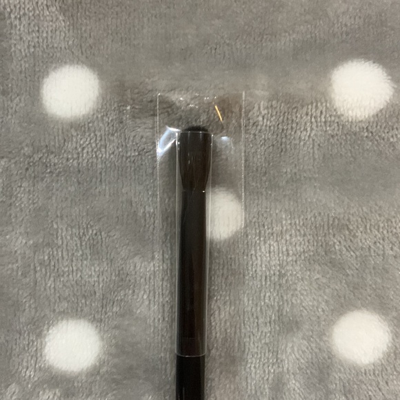 NARS Blending Brush #22 - Picture 3 of 6